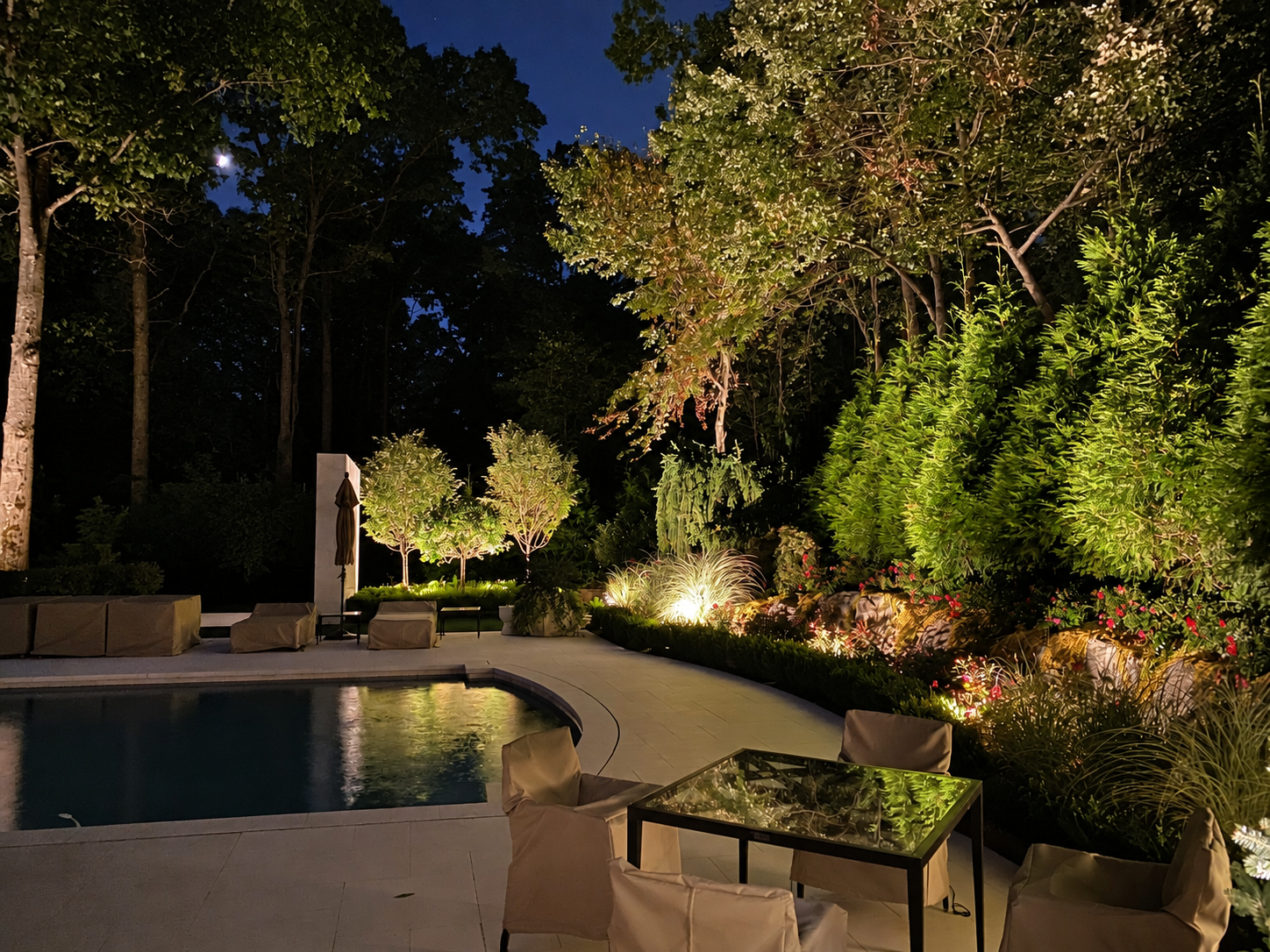 Poolside garden lighting